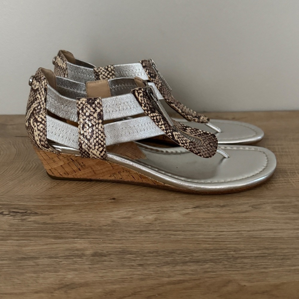 Donald Pliner Dori Sandals Silver Snake Print Wedge Thong Zipper Edgy Size 6.5 M
